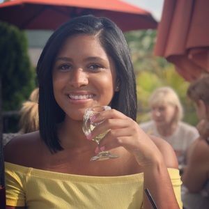 Meet your Posher, Lauren